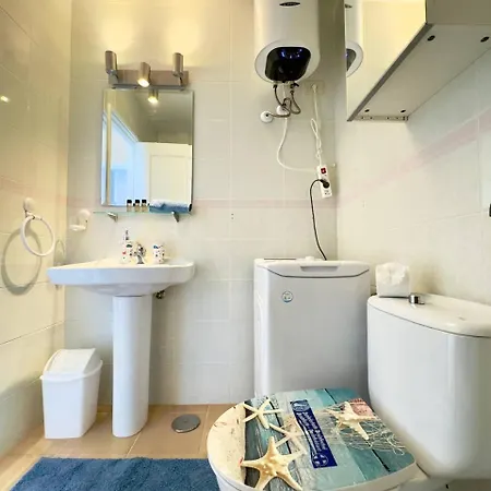 El Amanecer Apartment *